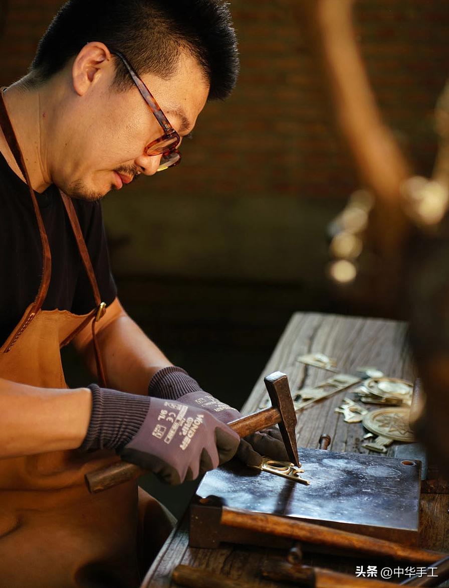 王者荣耀职业联赛冠军奖杯展示,王者荣耀冬季冠军杯冠军奖杯