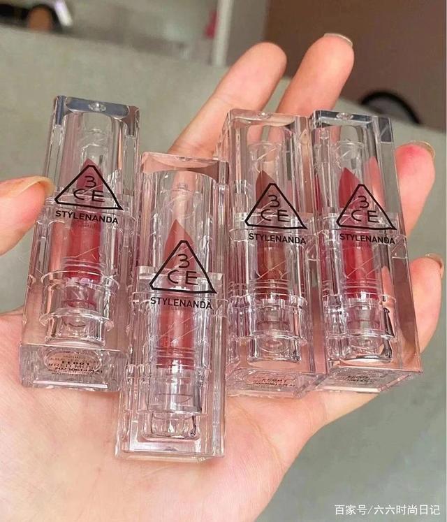 显白口红适合夏季低饱和度,适合夏天的显白口红