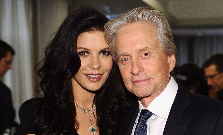 泽塔琼斯：和大25岁老公像同龄人，女儿没她漂亮，儿子遗传高颜值