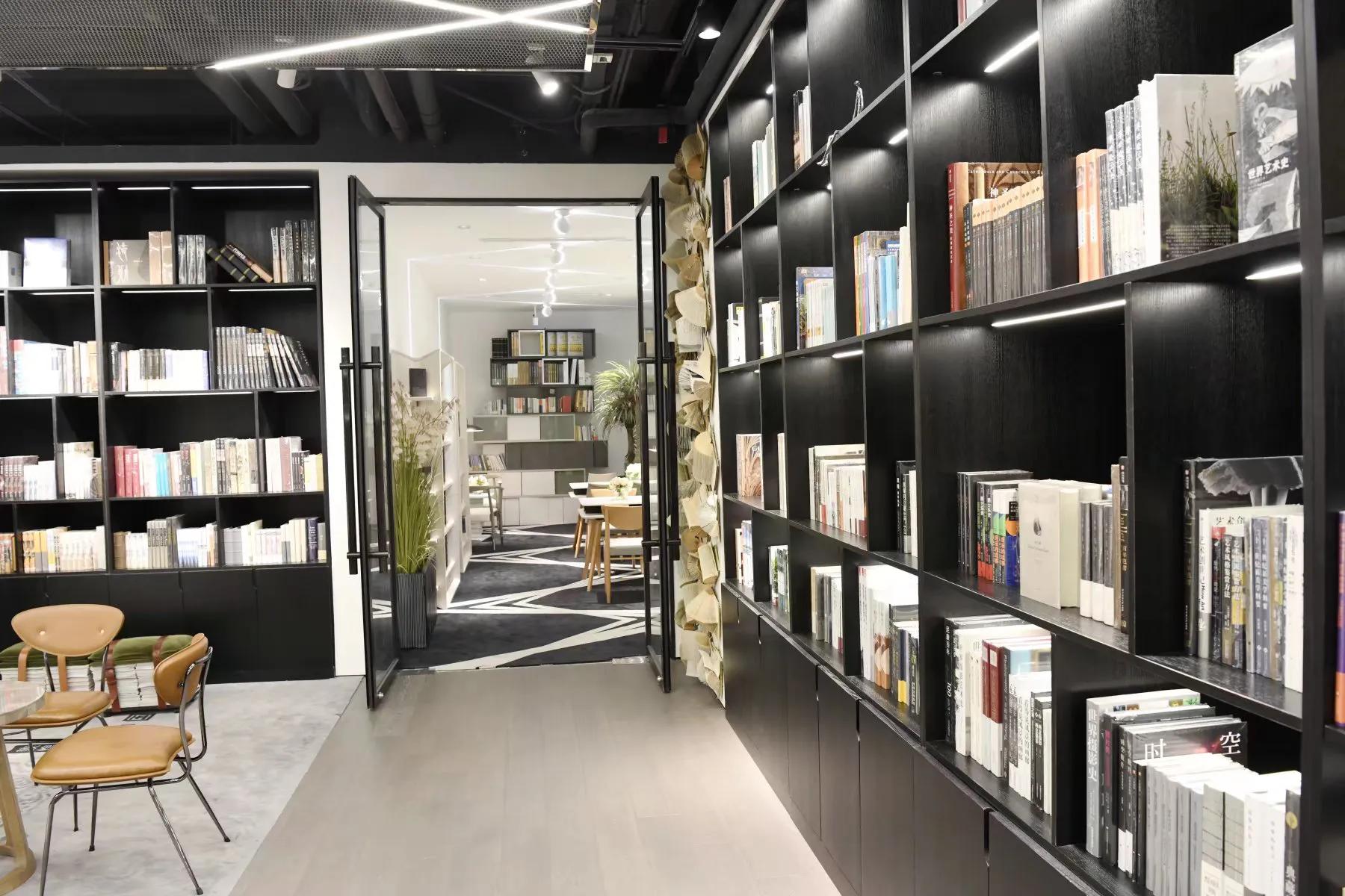 新潮莫克洞墨香书穹格