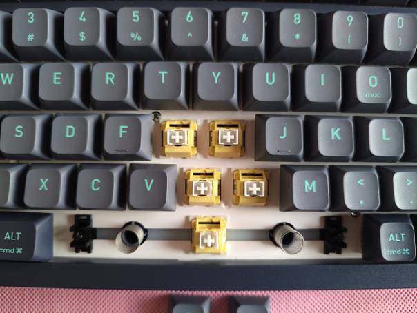 三模机械键盘横评,三百内的三模机械键盘测评