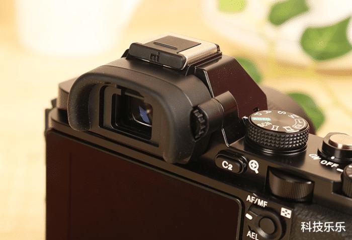 8年前的索尼A7M2相机，现在还值得入手吗？看完这篇文章再说！