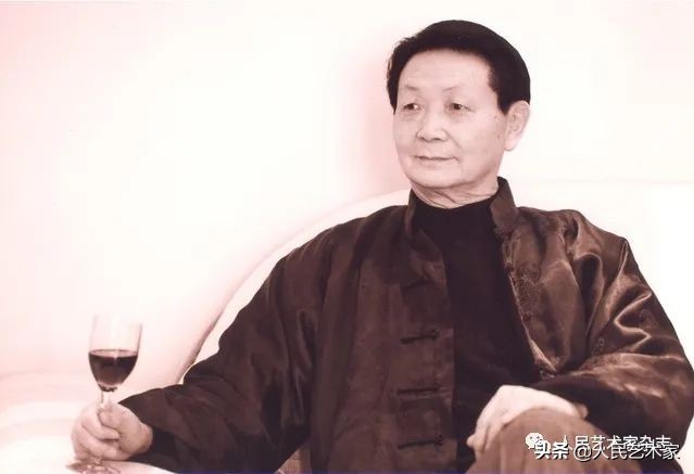 他是中华人民共和国舞蹈教育事业的开山之人，创建了全新的中国古典舞，创建了“身韵”之法，引领了整个时代