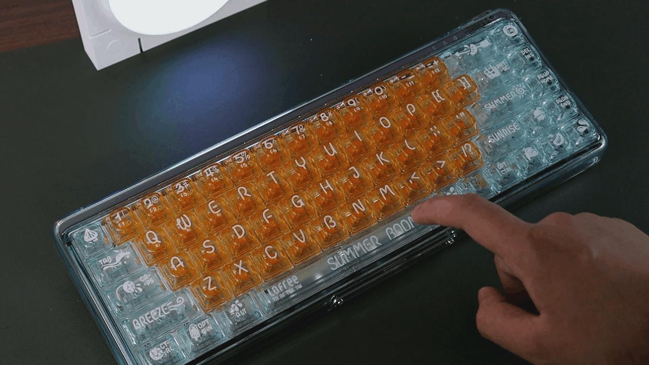 一千块，透明键盘，将手上那2平方做成工艺品的理念，我只爱洛斐