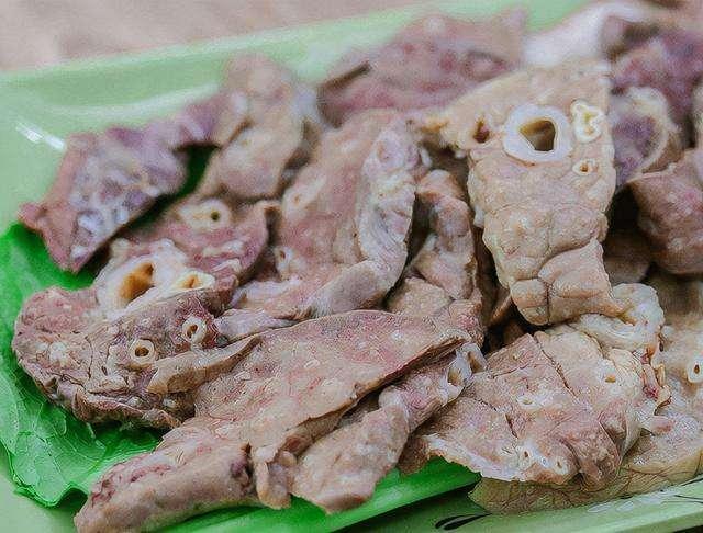猪身上6个部位医生建议少吃,猪身上的这5个部位再便宜也别吃