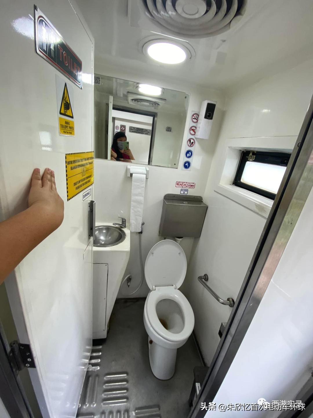 印尼进口中国火车车厢,印尼火车与高铁不一样