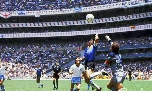 足球身价最高的是不是内马尔,身价最高的足球运动员梅西