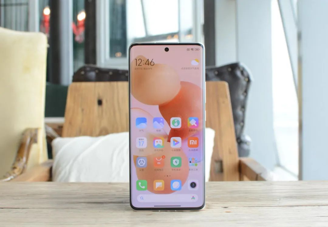 为啥都说lcd永不为奴oled,好的oled和差的lcd哪个更伤眼睛