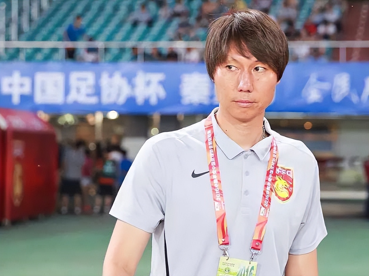 国足蛀虫李铁:罪行不止敛财上亿,戴罪立功曝光足坛背后*b大**oss