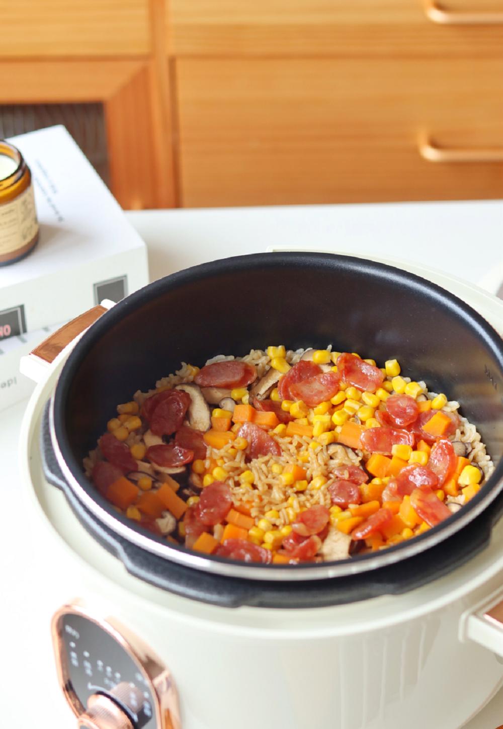 解决电高压锅爆炸的技术方案,老式高压锅不保压怎么回事