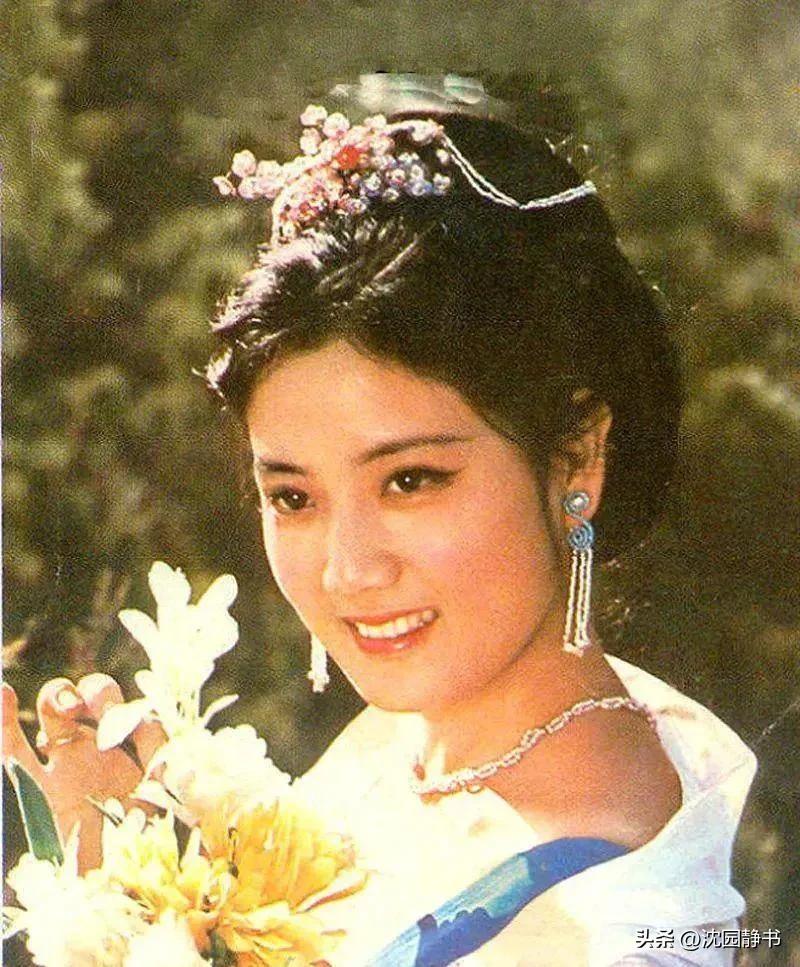 长得貌美如花演技不温不火女星,女明星惊艳时光的盛世美颜