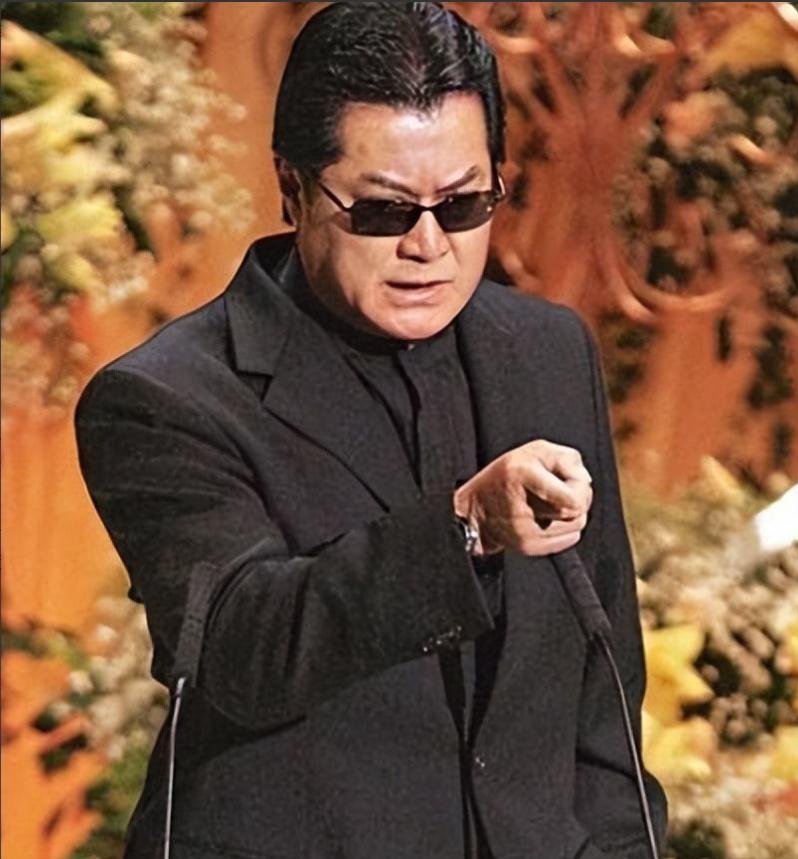 与霍英东平起平坐，和向华强龙虎相斗，邓光荣到底什么来头