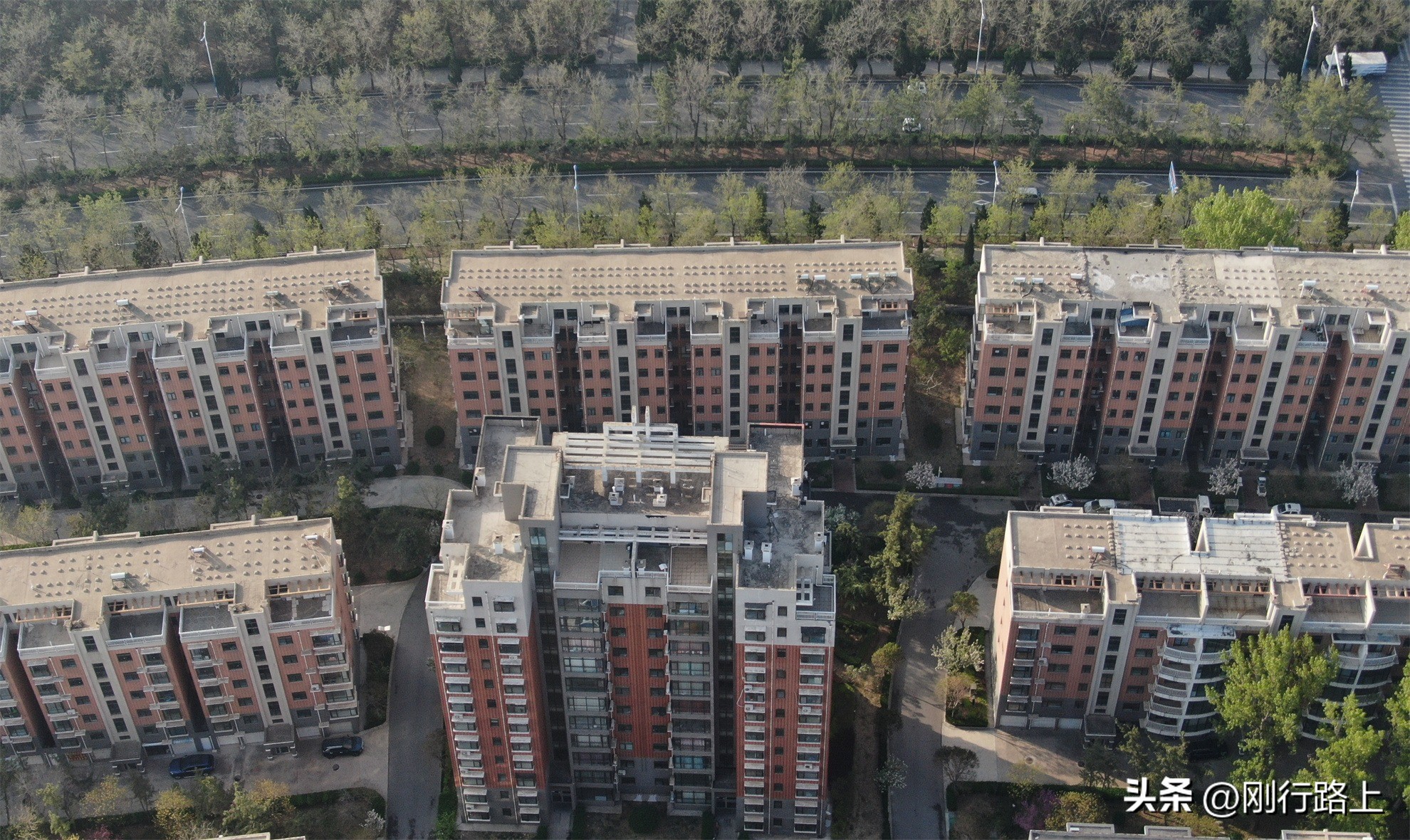 夏日总要去一趟山东龙口月亮湾的海滨沙滩吧