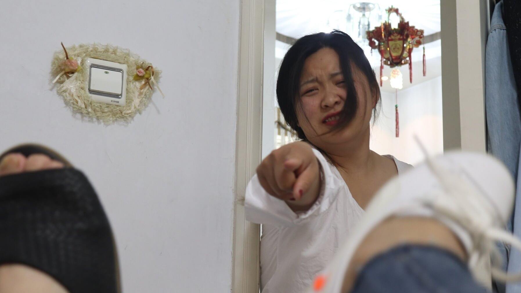 妈妈带孩子去朋友家发现被拉黑了,父母把孩子微信拉黑了