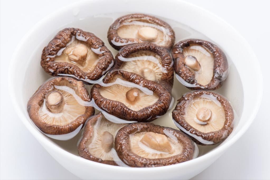 泡发干香菇能放盐吗,泡发香菇时间不够长可以做吗