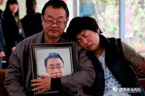 一个企业的衰败靠什么,一个行业衰亡的特征