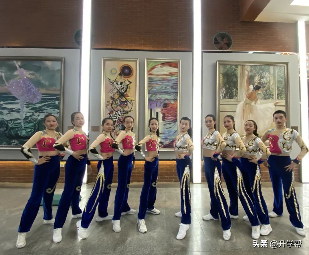 今年夏天，我们“艺”起到成都七中！