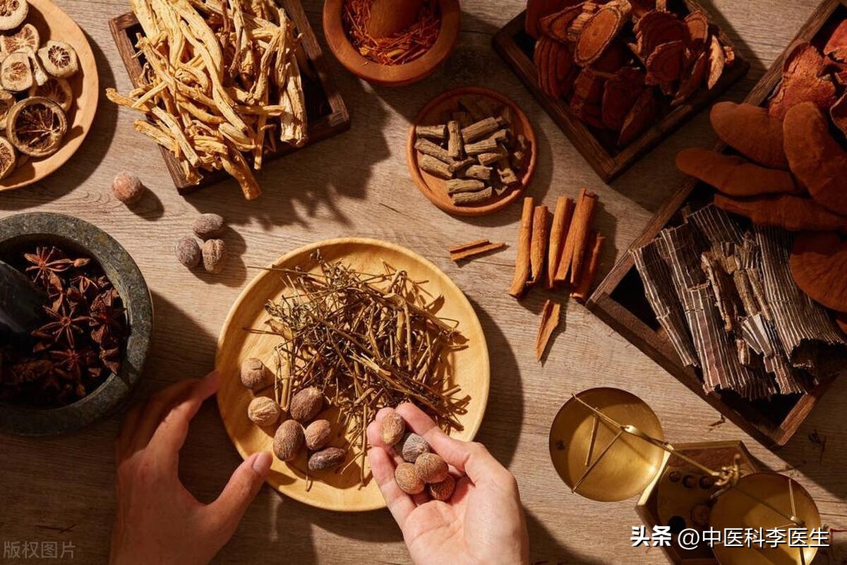 五类中药对肝肾的危害,五种中药伤肝伤肾已经上了黑名单