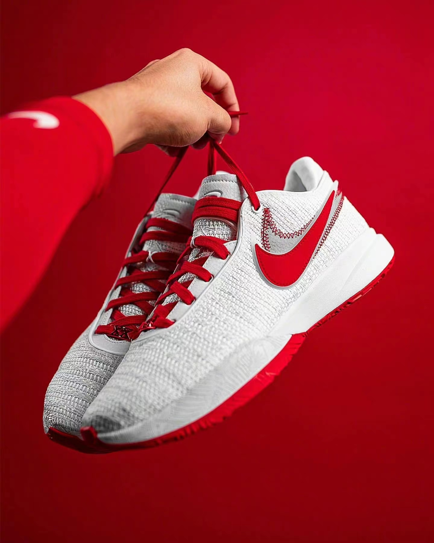 耐克欧文正式分道扬镳,耐克解约欧文多少违约金