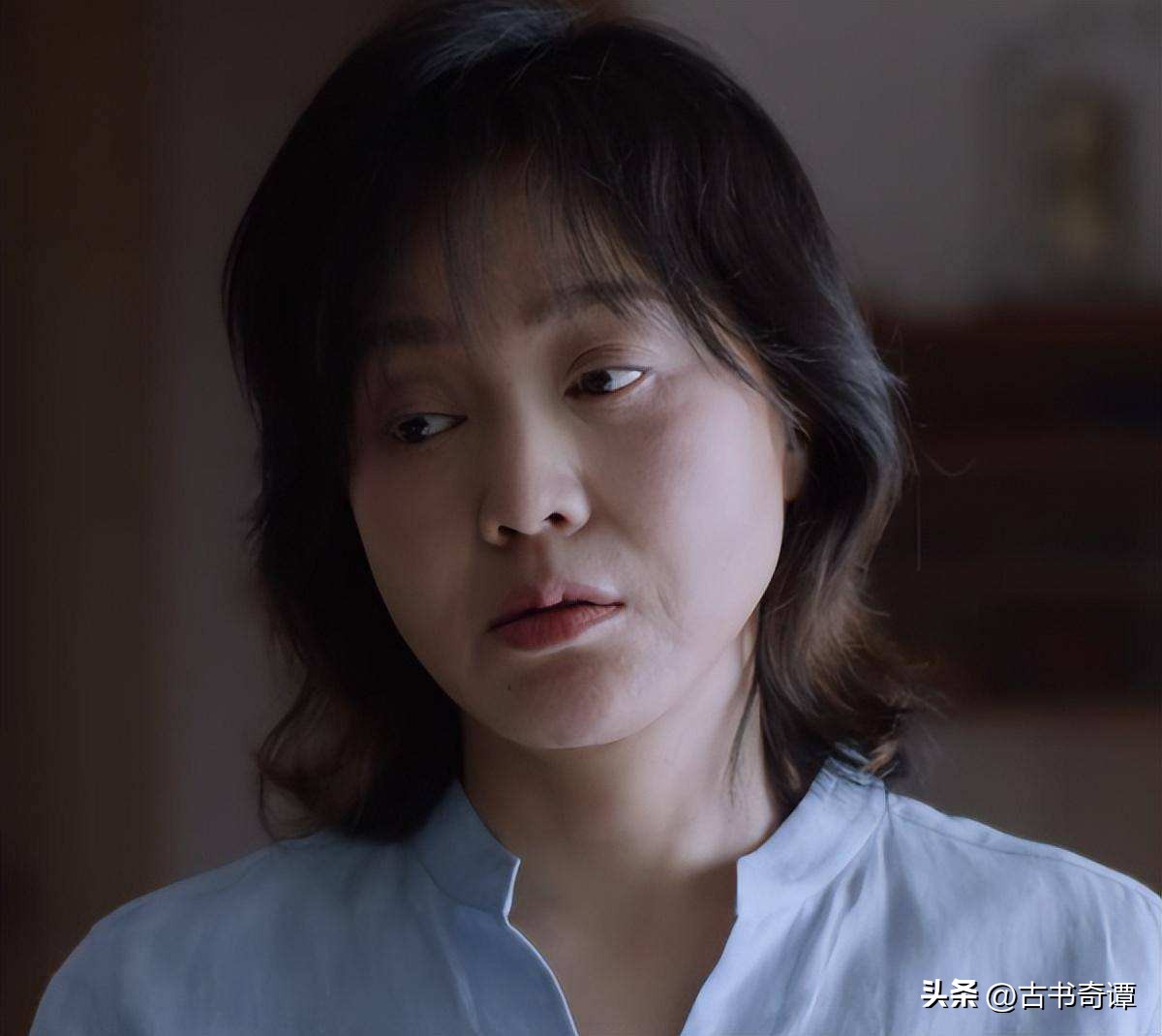 闫妮面部表情僵硬说话阴阳怪气,少年派闫妮面部怎么僵硬呢