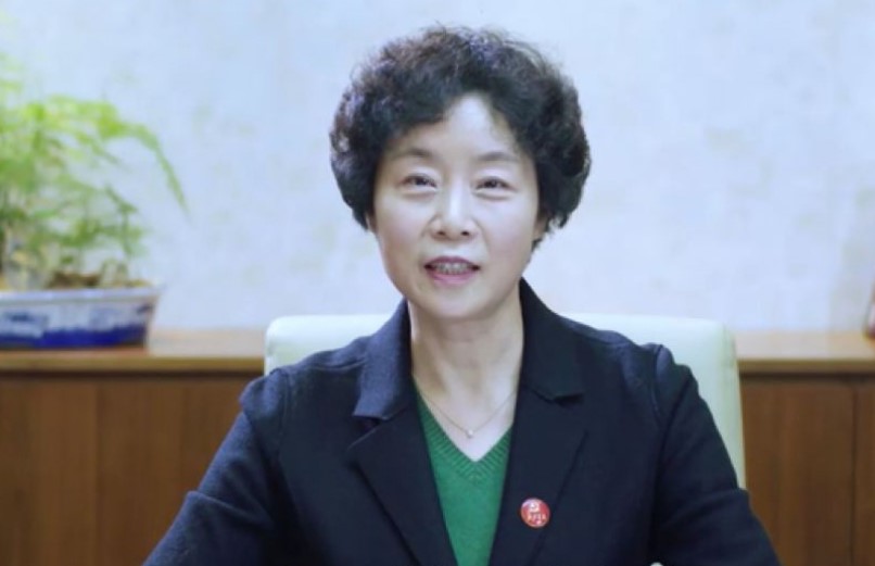 女贪官20多年老纪检：爱马仕丝巾整整一柜子，买了一套房藏匿赃物