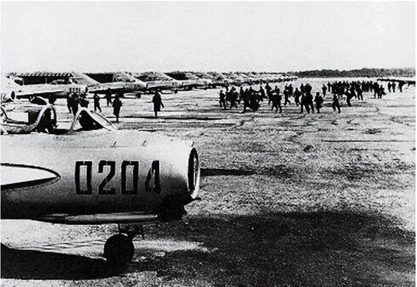 鎴樻満琚浗姘戝啗闃茬┖瀵煎脊鍑讳腑鍧犺惤,鍥芥皯鍏氭捣鍐涜埌闃熻鏃ュ啗鍑绘矇