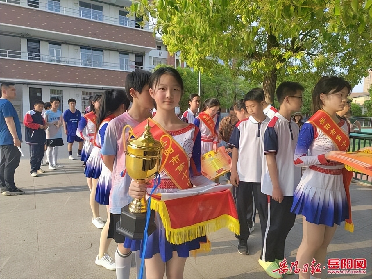 岳阳市第五届中小学生足球联赛,激情飞扬绿茵赛