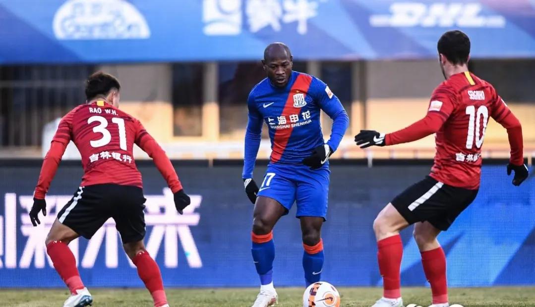 中超25轮最新战报泰山,现场直播中超第十一轮三镇vs泰山