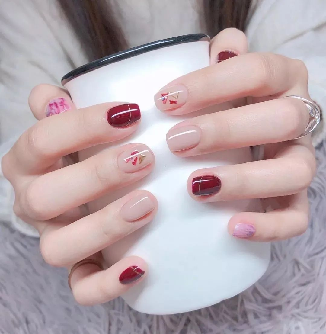 秋冬纯色美甲显白高级跳色高清,夏日美甲显白短甲可爱卡通儿童