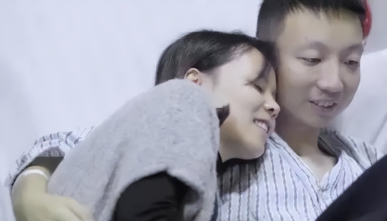 许敏获得姚策病历不违规，小熊发动态向许敏示好，网友：见风使舵