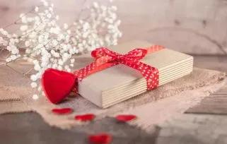 情人节送礼物应该送什么样的好,情人节和白色情人节送礼物的区别