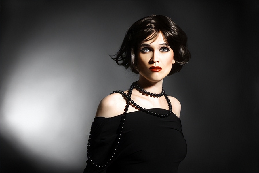 巴西球星内马尔前女友,内马尔一共谈过几个女友