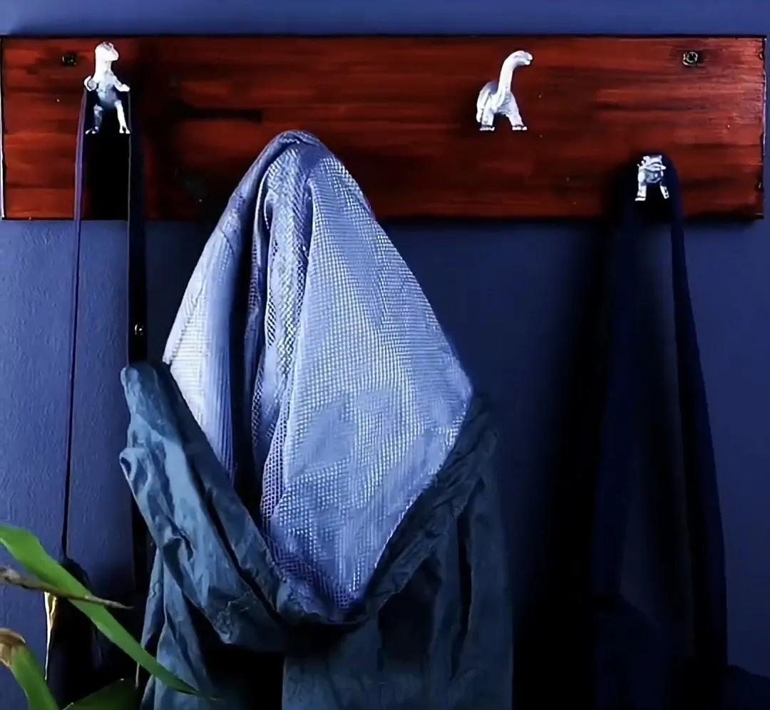 没有梯子怎么更换高处灯泡,不用梯子换高处的灯泡方法