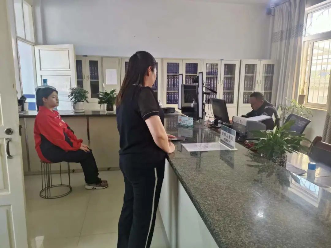 成县拘留8名违法行为人,成县5名违法行为人被拘留