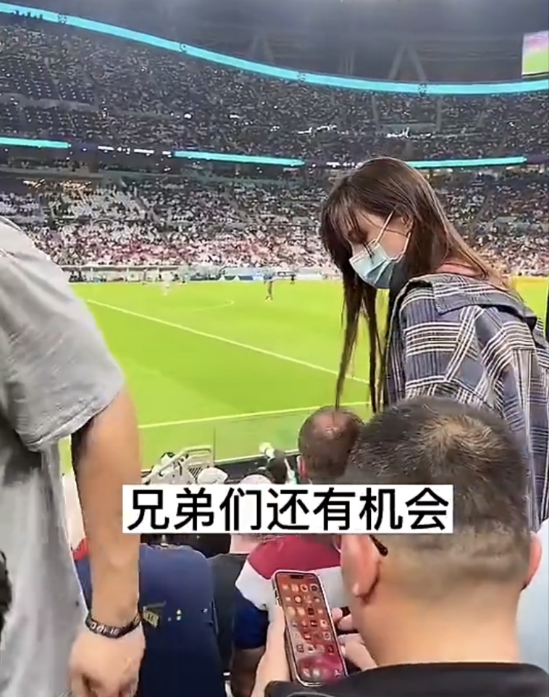 央视女主持人秀身材,央视女主持人惊艳写真