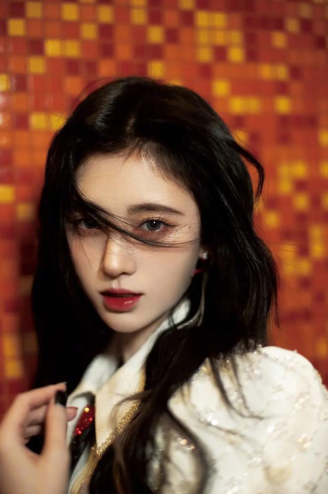 因整容毁掉前途的女星,整容改命的五位明星