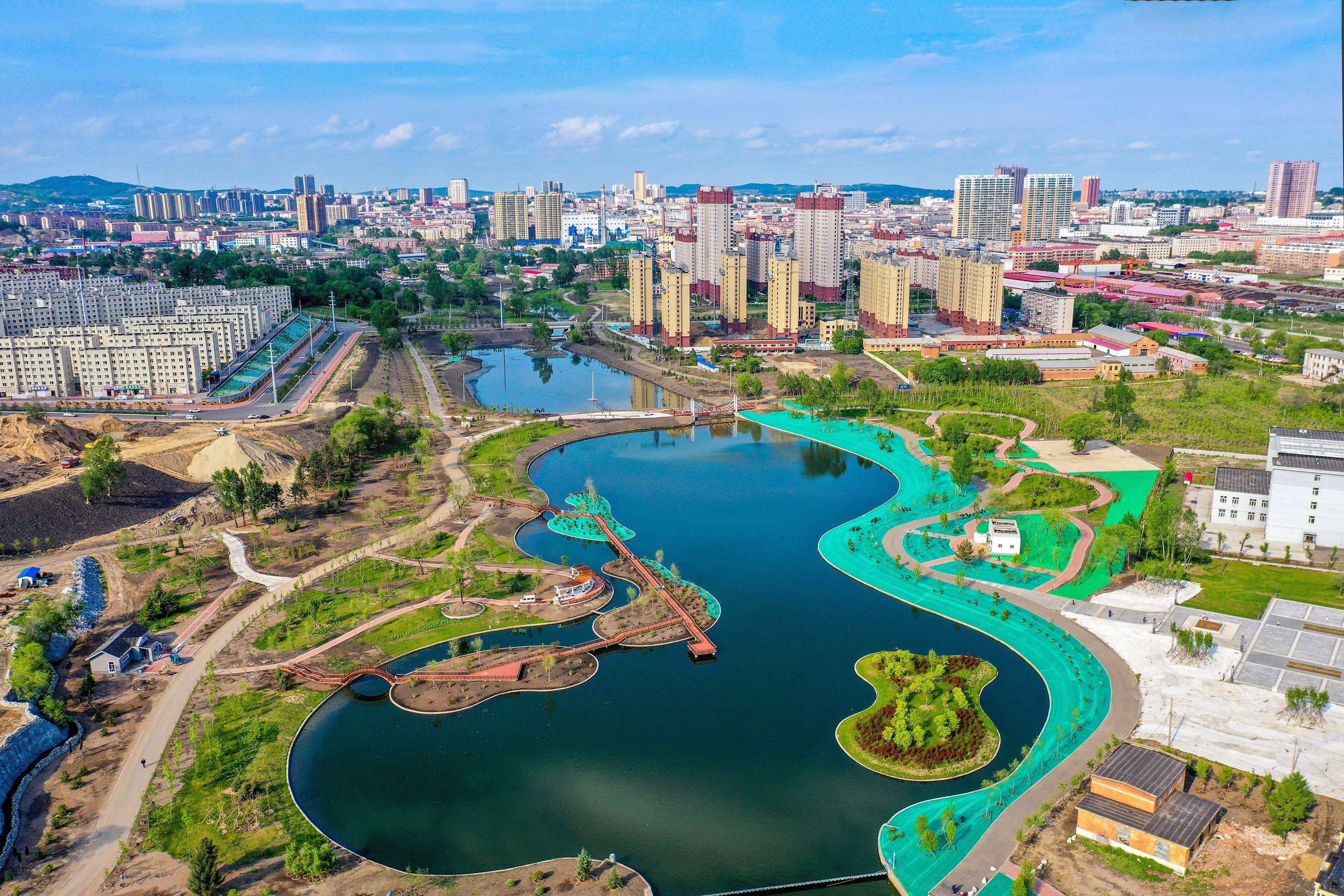 视频博主花4万在鹤岗安家,居住一年后离开,原因戳中东北人心声