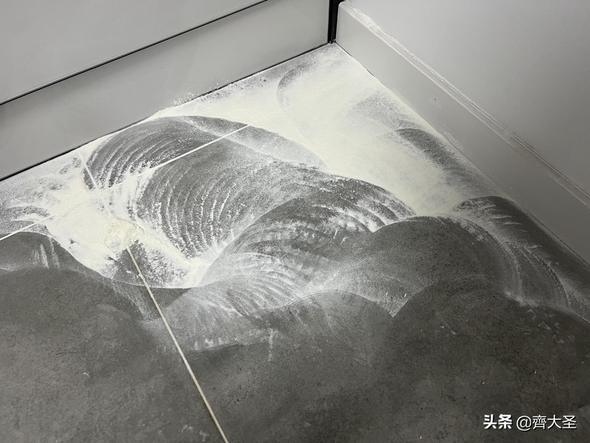 扫地机器人拖地震动和旋转哪种好,机器人旋转拖地和震动拖地