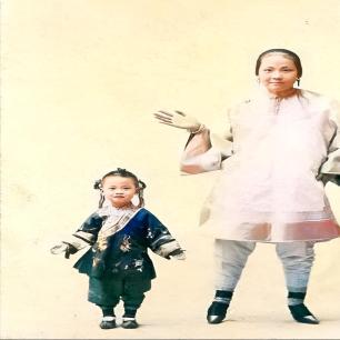 日军*行暴**照片，女子脱衣服让日本人拍摄被*辱侮**致死，惨死野外4