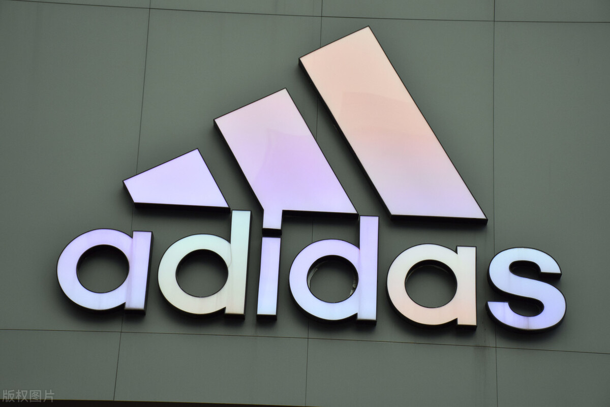 耐克起诉阿迪达斯抄袭，63.83%受访者认为巨头掐架会利好国产品牌
