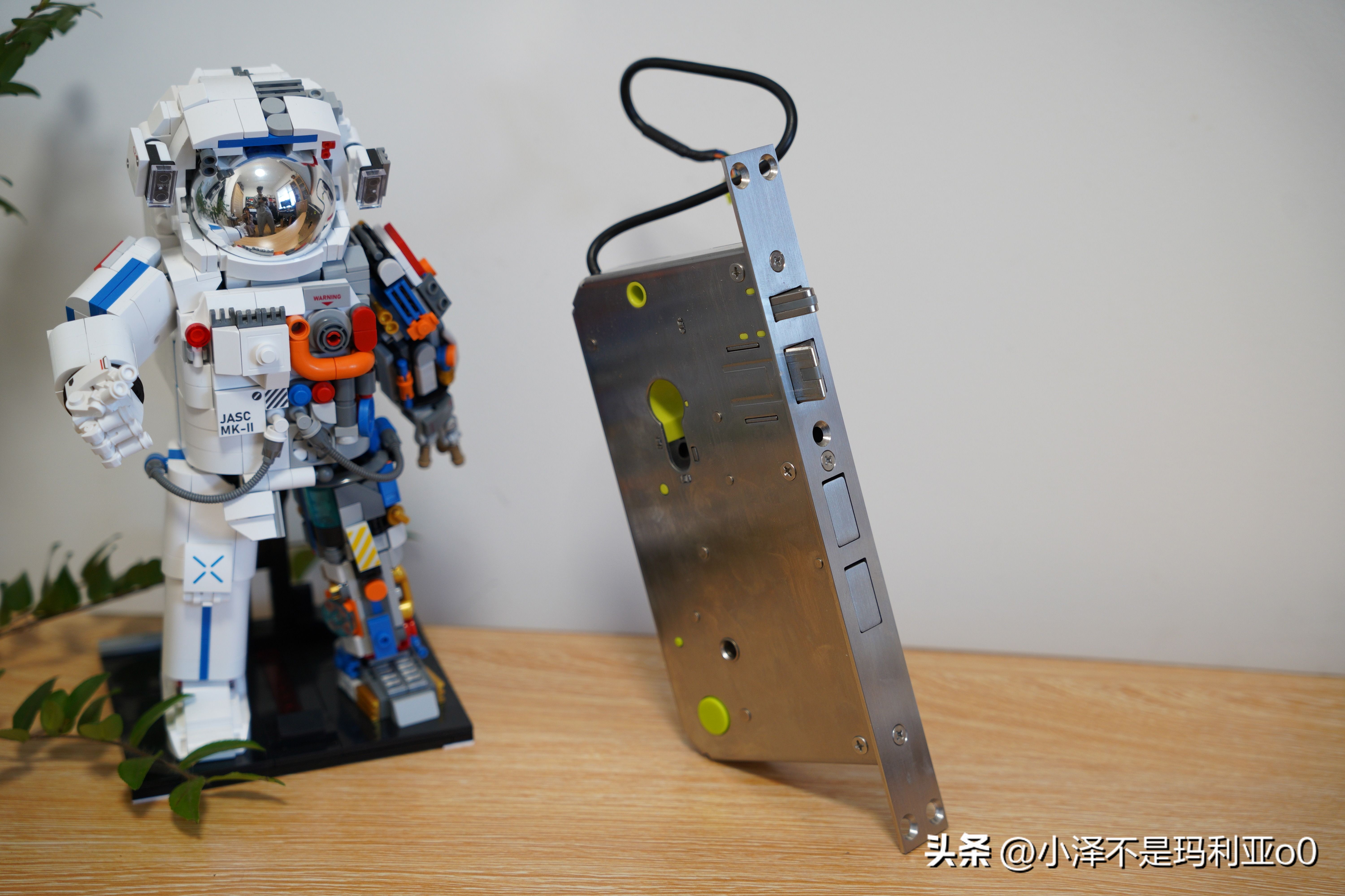 不更换锁体防盗门换智能锁,防盗门连体锁更换智能门锁