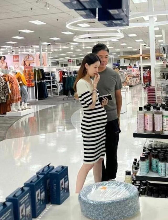 春风十里，不如你！章子仪与章泽天同框，会产生怎样的化学反应？