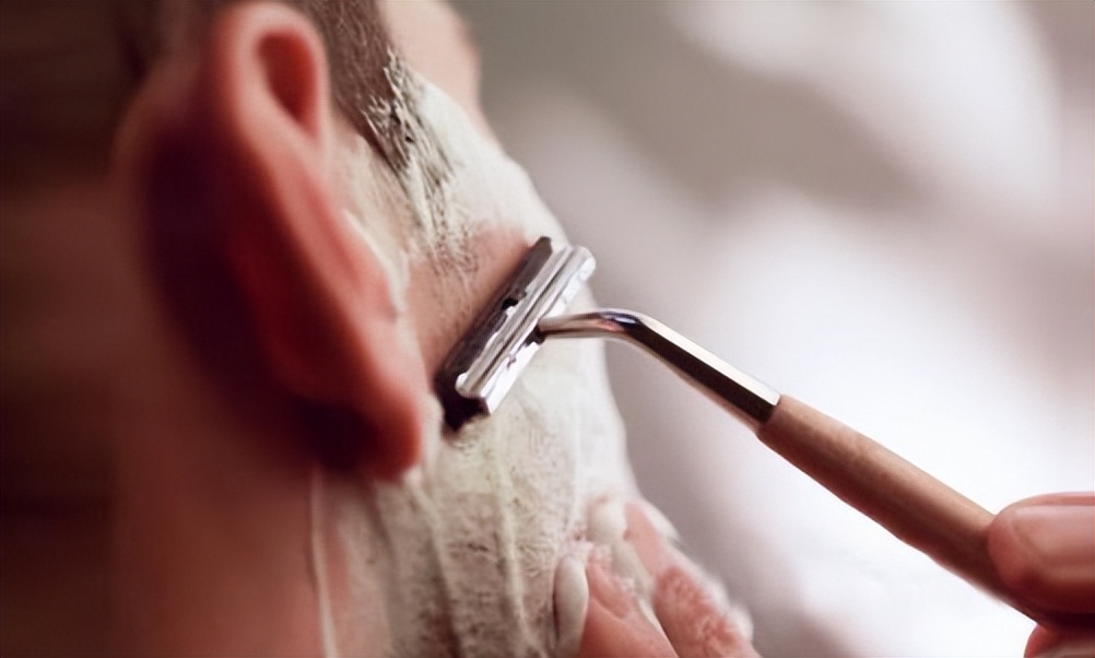 往复式与旋转式剃须刀哪个好用,旋转式往复式哪种剃须刀好