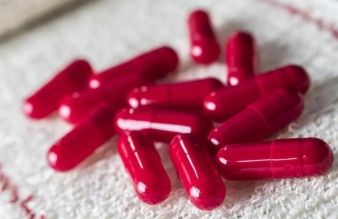 饮水多尿液无色透明正常吗,水喝多了尿像白开水一样正常吗