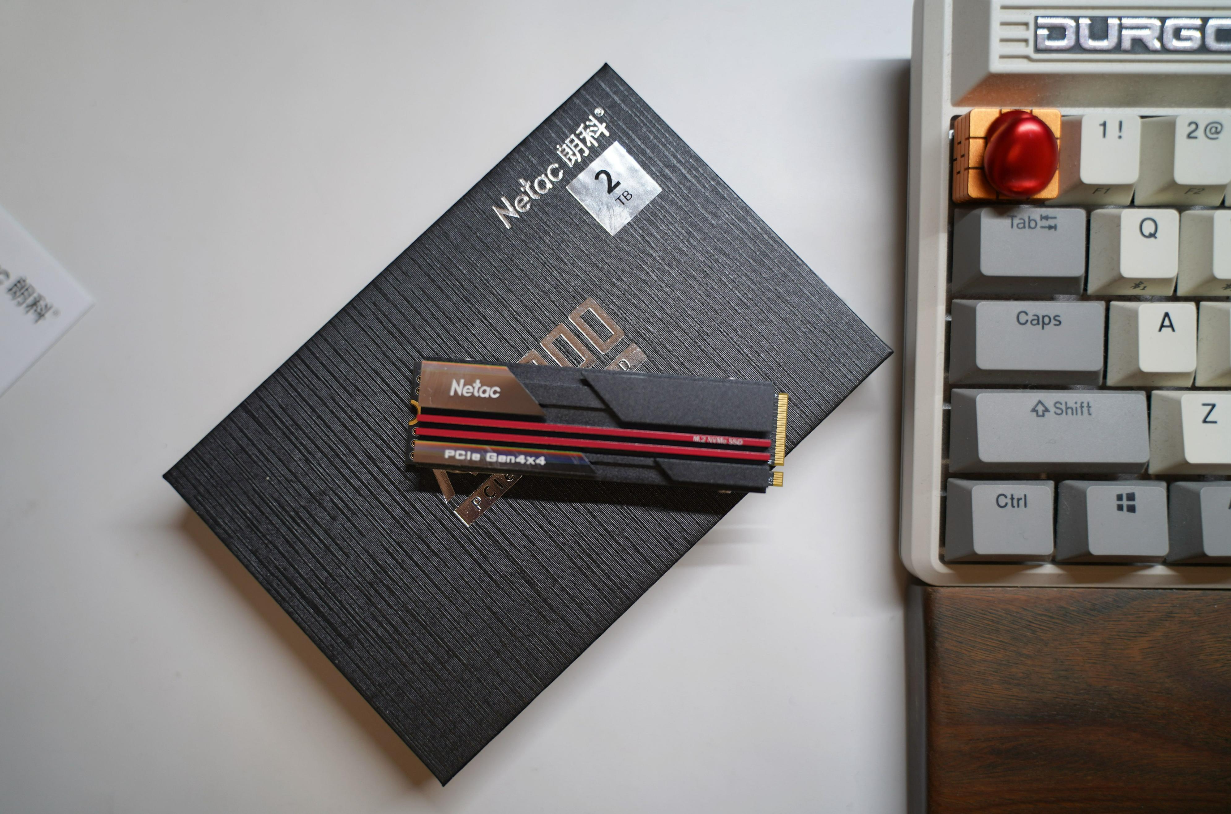 不断折腾不断快乐，给我的主机升级硬盘和散热