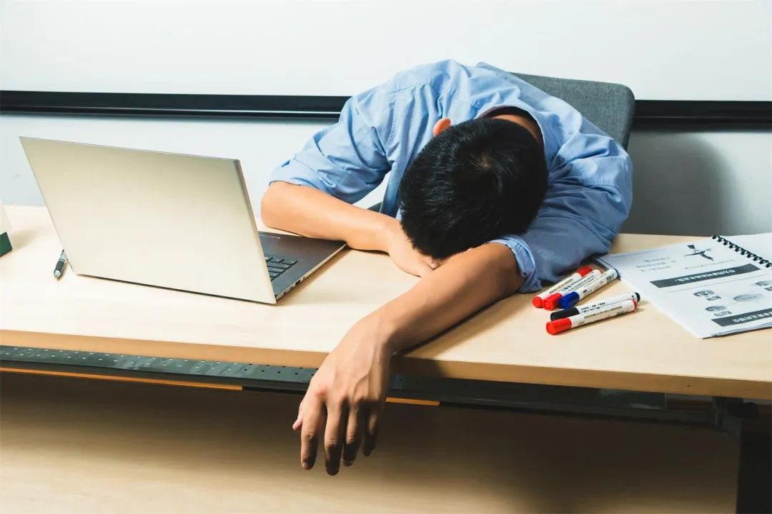 考公务员好还是在私企工作好,考公务员好还是到私企好