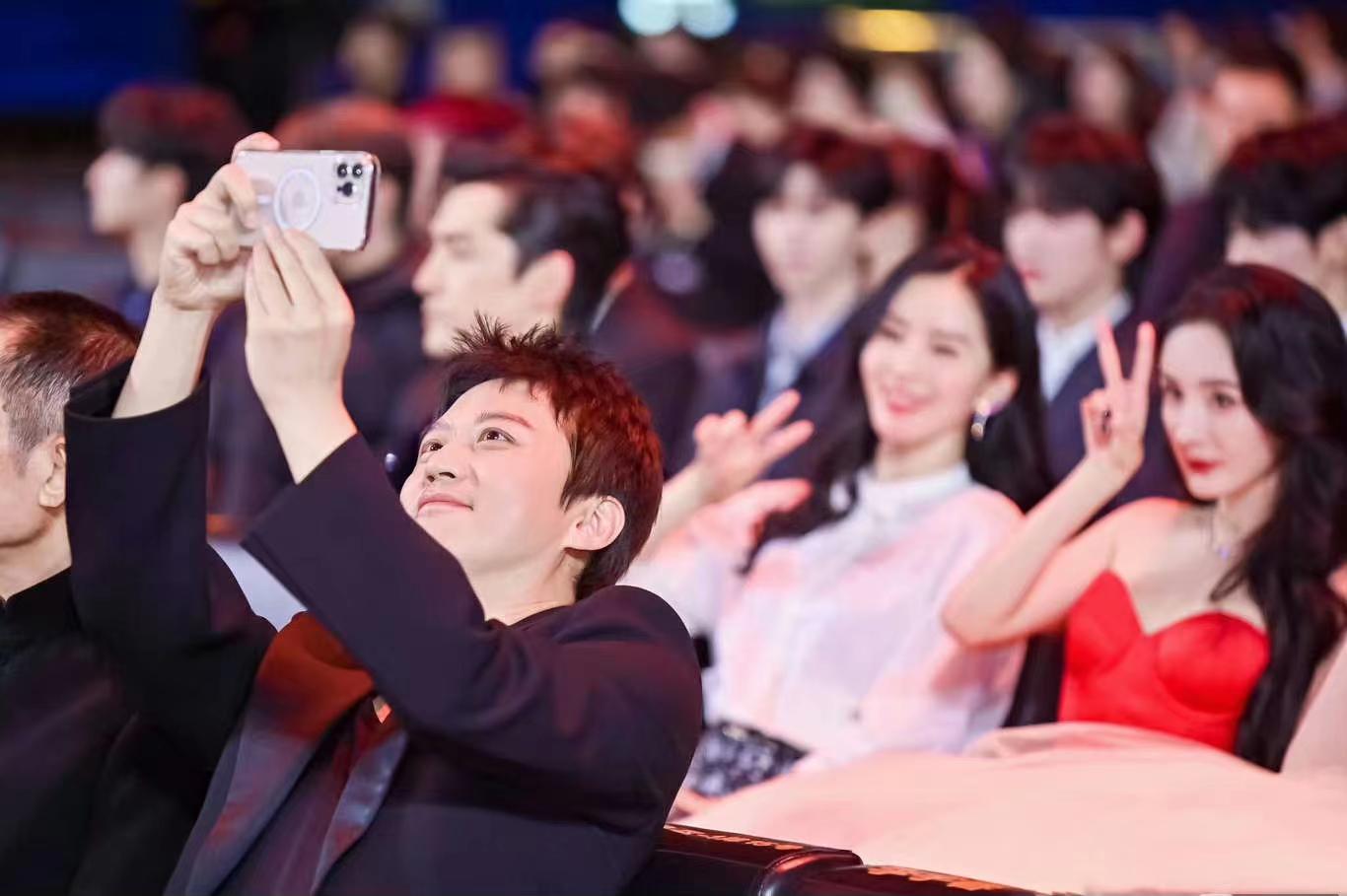 微博之夜照妖镜小动作,微博之夜成女星照妖镜