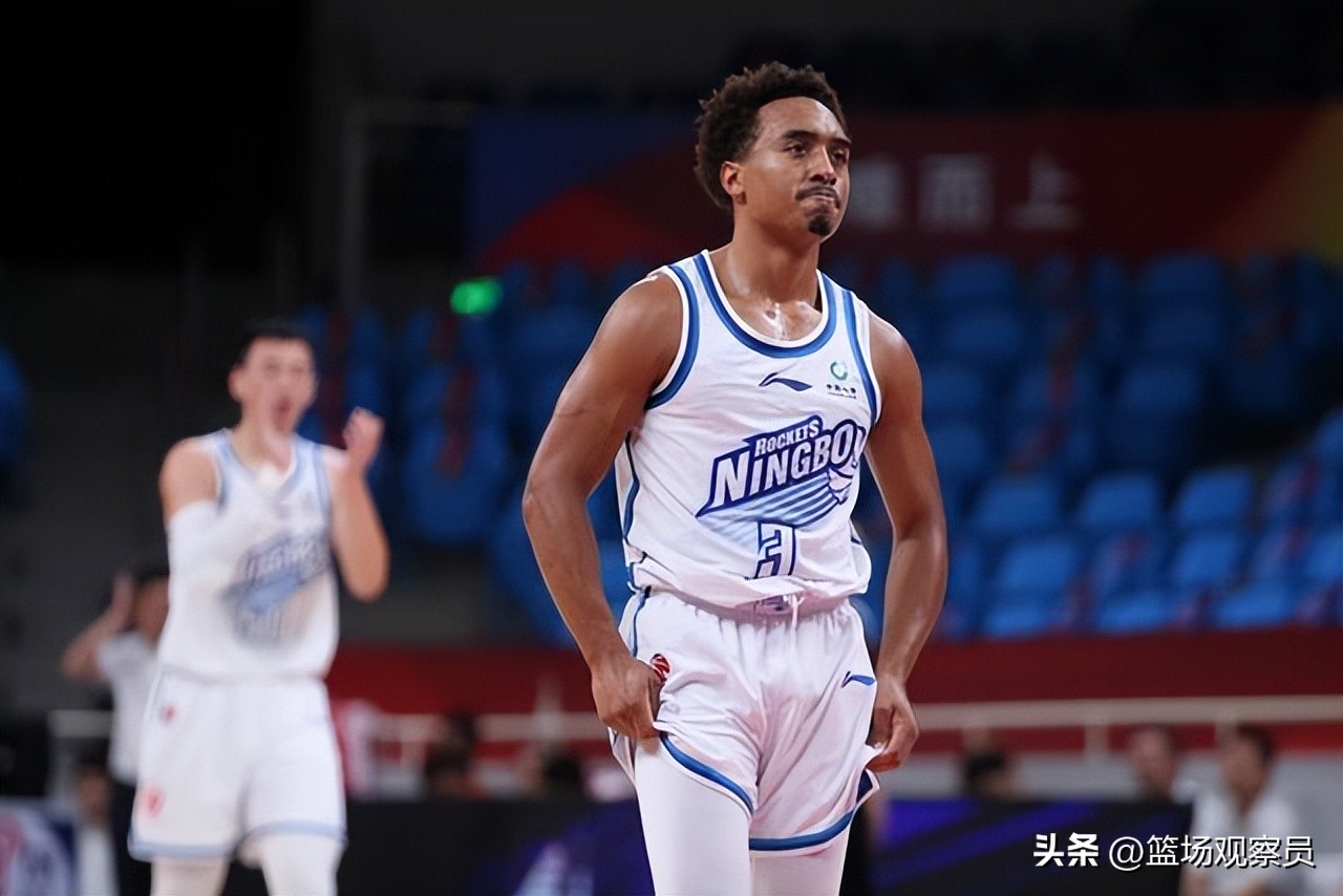 辽宁对广东郭艾伦花式运球过半场,郭艾伦过人花里胡哨