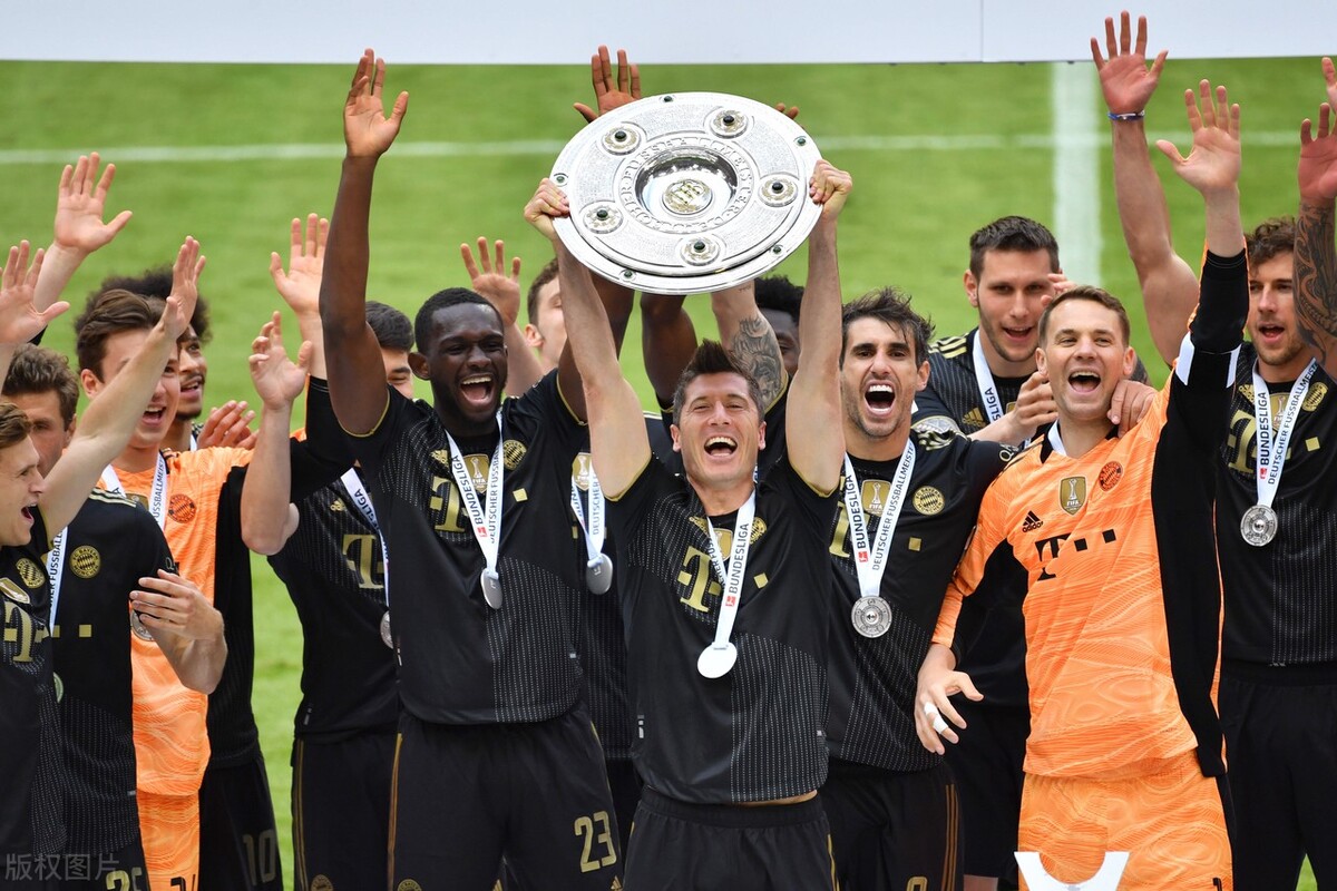 fifa年度莱万诺伊尔,莱万即将追平c罗欧冠纪录