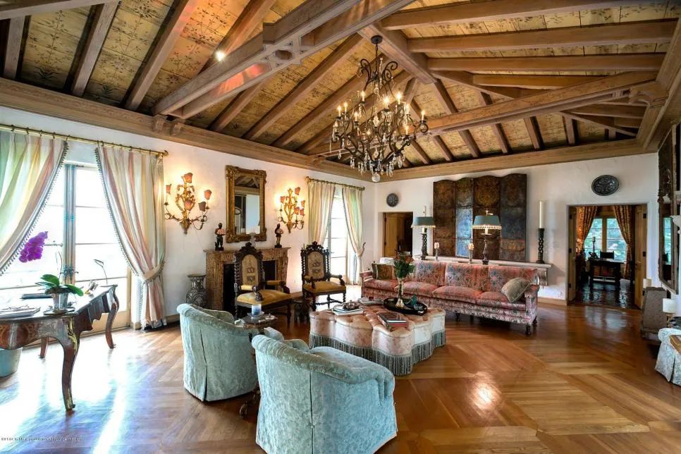 豪门启示录||两任前妻两种驭夫术，做阿尔法大富豪太太有胜者么？